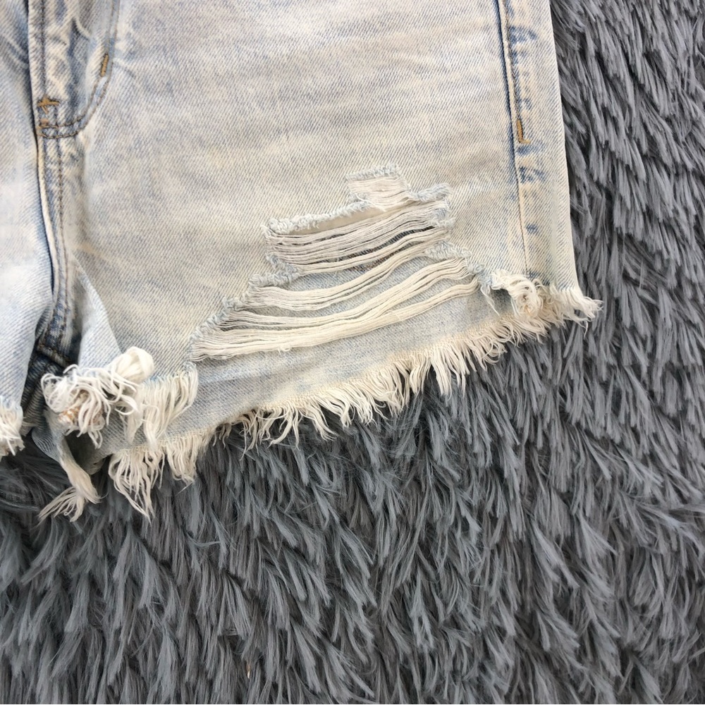 American Eagle Outfitters Shorts Size 4 Tom Girl Shortie Distressed Light Wash - Picture 4 of 12